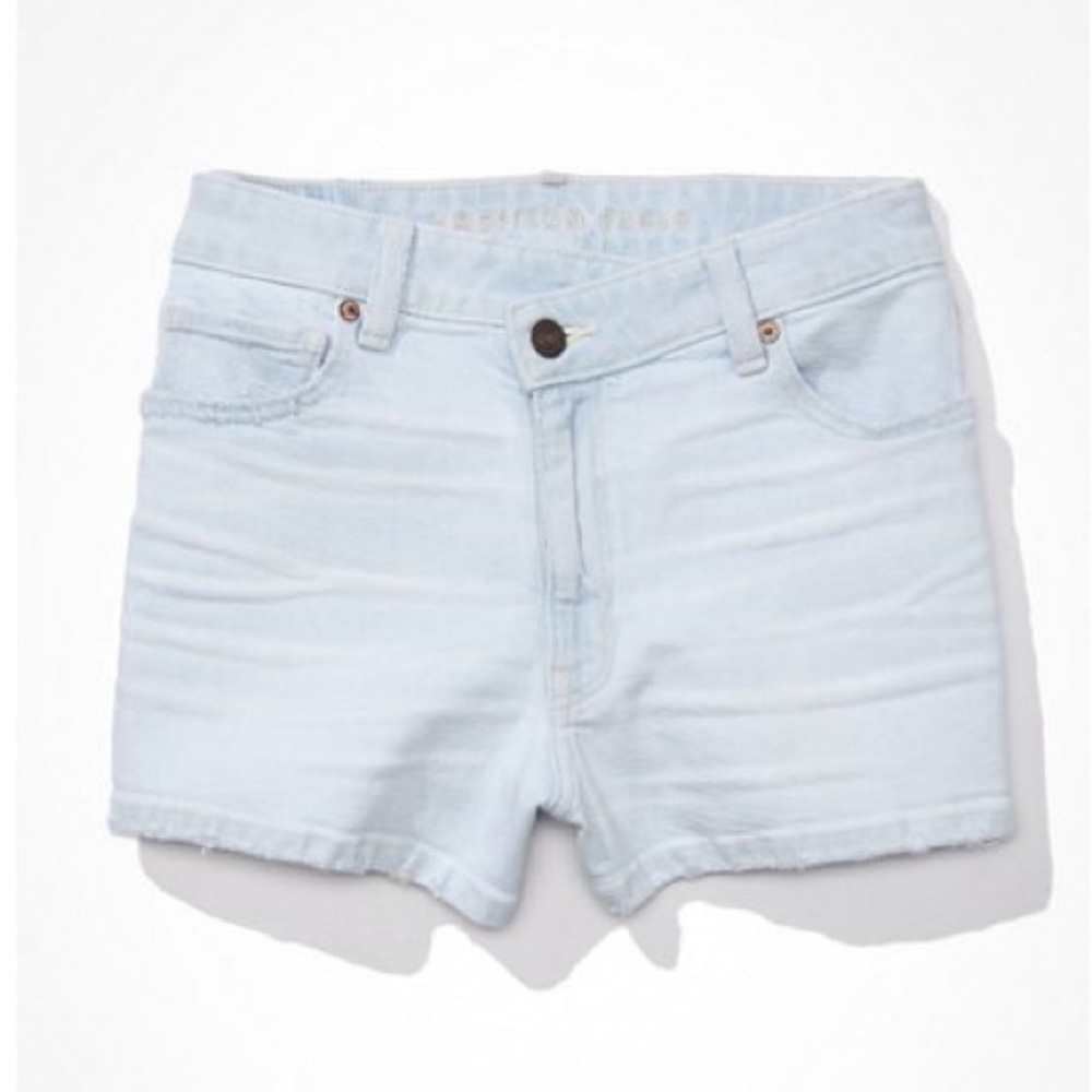 AE Stretch Denim Mom Short / Fits like 6, tag size is 8